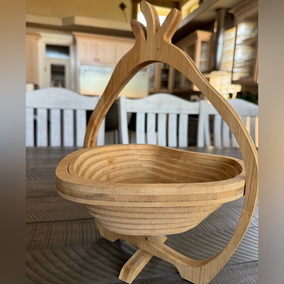 HARRY & DAVID Pear Shaped Collapsible Wood Basket, Fruit Bowl, Trivet. - Picture 2 of 6